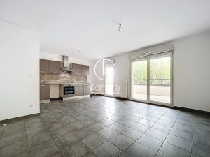 Appartement Vénissieux 4 pièce(s) 80 m2, 3 chambres, terrasse, garage