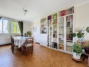 Appartement Champagne Au Mont D Or 7 pièce(s) 135 m2, 5 chambres, 2 caves, 1 parking et 1 garage