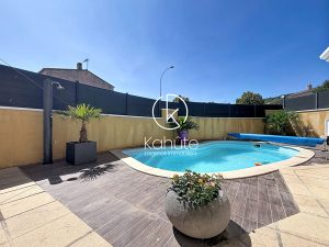 Villa 4 pièces de 110 m² avec piscine, garage au calme, entièrement climatisée