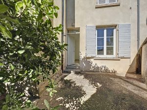 Appartement centre de Champagne Au Mont D&rsquo;Or – 79.20 m2 – 3 pièces, 2 chambres + jardin + place de parking