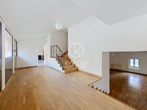 Appartement rénové, Collonges Au Mont D&rsquo;Or 4 pièce(s) 133m2, 2 places de stationnement, copropriété avec parc arboré et piscine