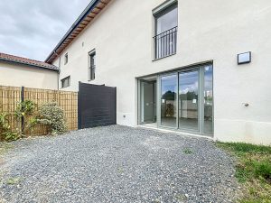 à 20 minutes de Lyon, Appartement Lentilly 4 pièce(s), triplex de 91m², 3 chambres, extérieur privatif, 2 places de stationnement