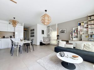 A seulement 10km du centre ville de Lyon au calme, Appartement Saint Cyr Au Mont D Or 3 pièce(s) 72 m2, 2 chambres, terrasse, et garage