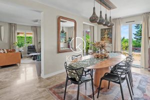 Dardilly Maison familiale rénovée 176 m²  Terrain arboré 1 370 m²  Avec piscine proche la tour de Salvagny et charbonnières